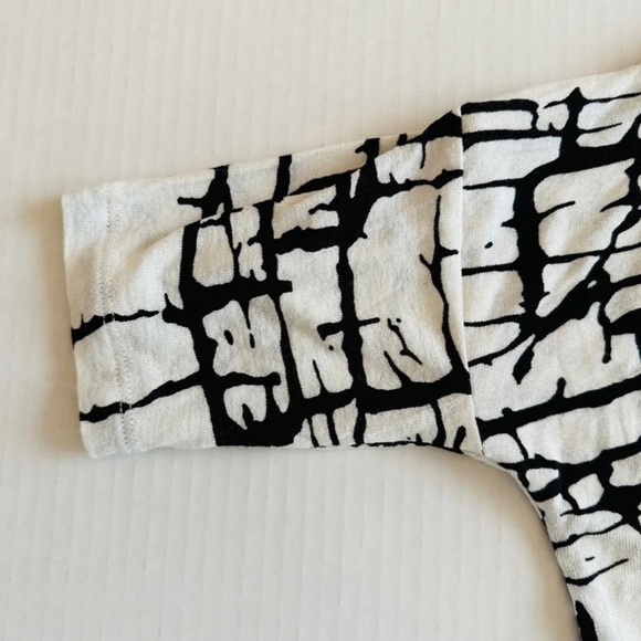 ASOS Woman’s Maternity Cold Shoulder White and Black Blouse size 8 - Picture 9 of 11